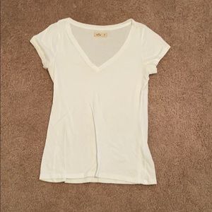 🚨B1G1 Free!🚨 Hollister v-neck top!